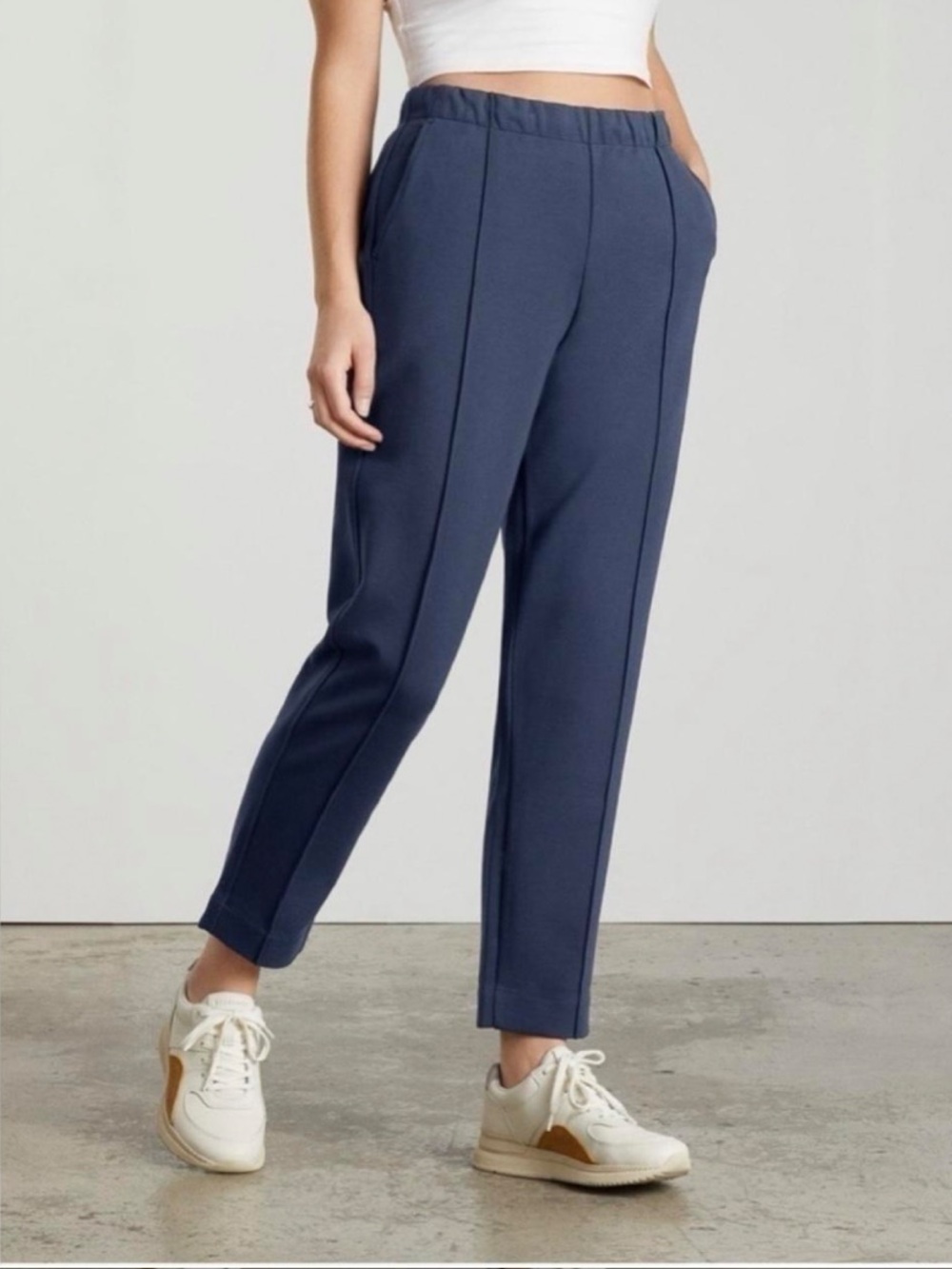 Everlane “The Dream Pant” in navy blue, size small